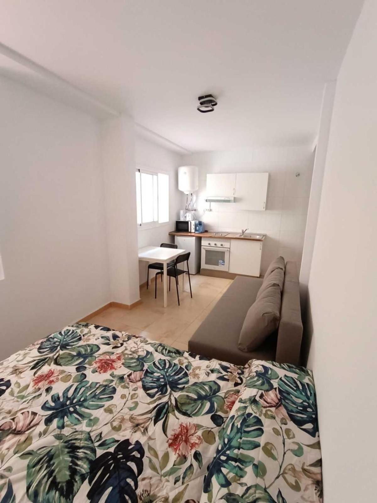 Apartamentos Larios Málaga Cameră foto